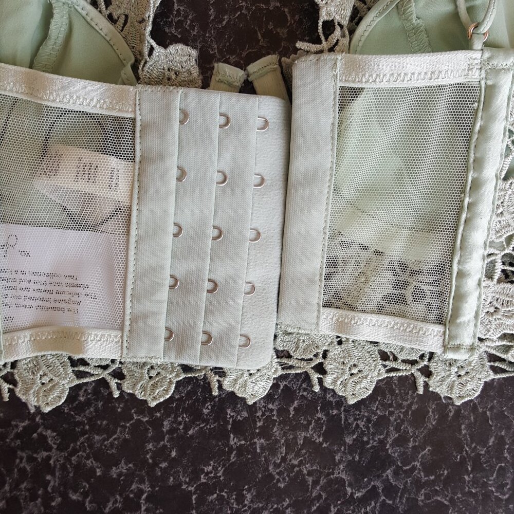 FOR LOVE AND LEMONS  !  Lace Bustier/Bra With Crystal  ( M ) - Picture 5 of 8